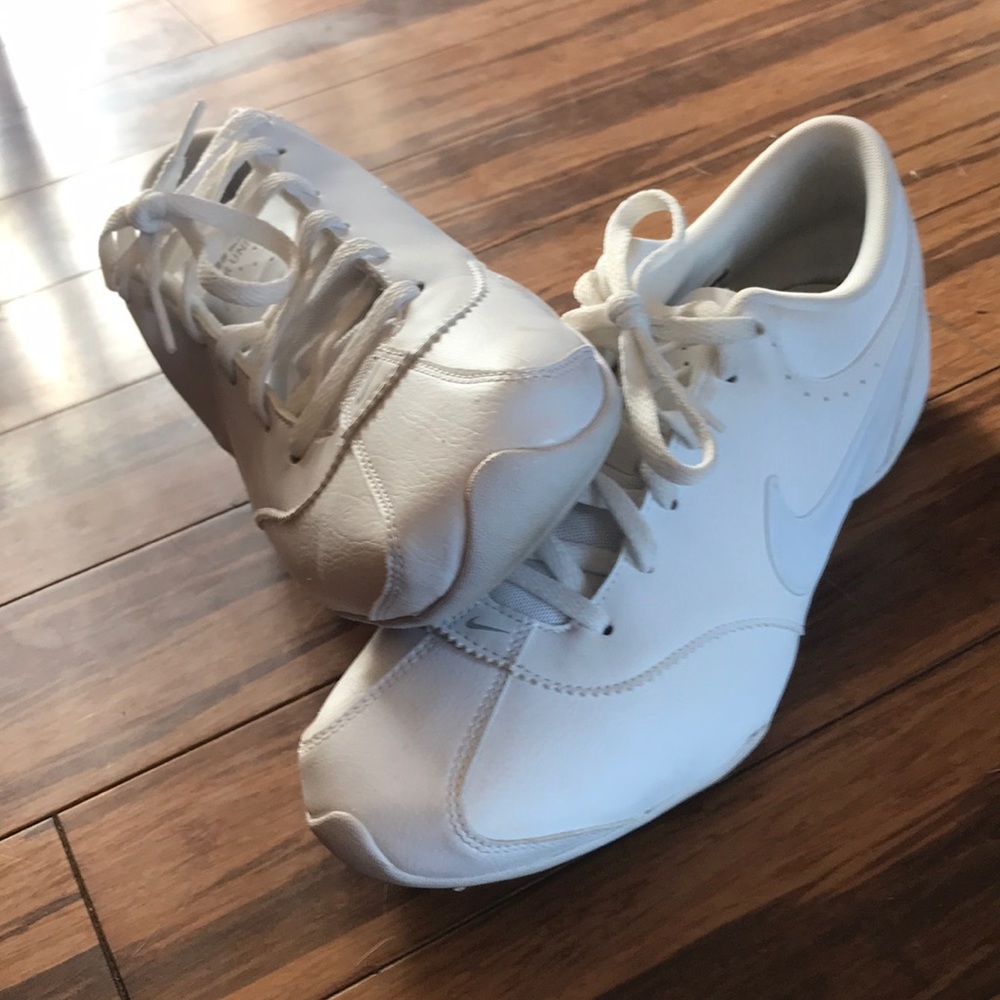 Shoes - Picture 3 of 4